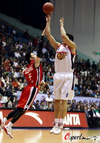 通过拉长出 通过拉长出